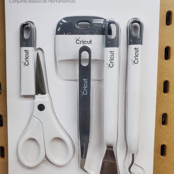 **NIB** Cricut Basic Tool Set - Picture 1 of 3